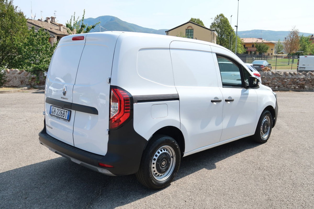Renault Kangoo 1.5 blue dci Techno 115cv edc (5)