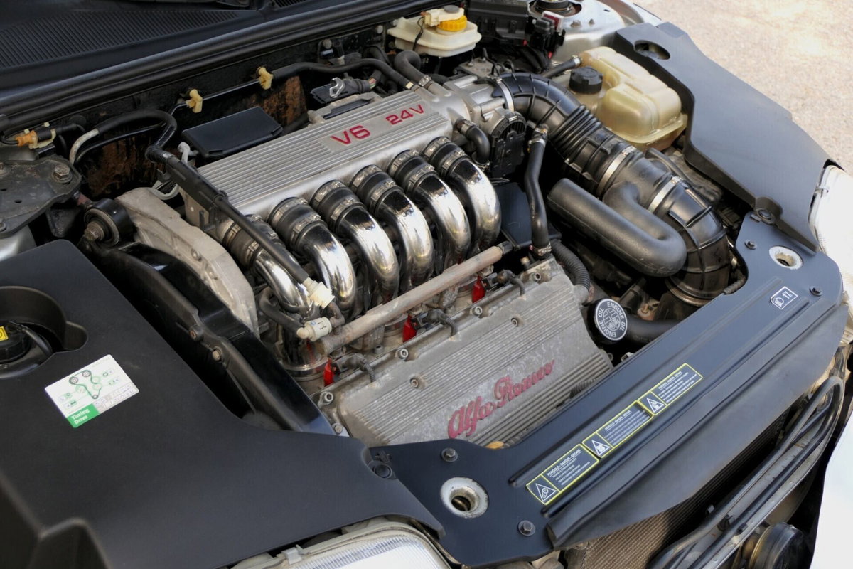 Alfa Romeo Spider 3.0i V6 24V cat L (10)