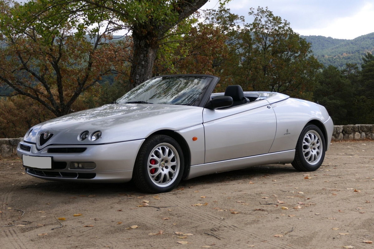 Alfa Romeo Spider 3.0i V6 24V cat L (2)