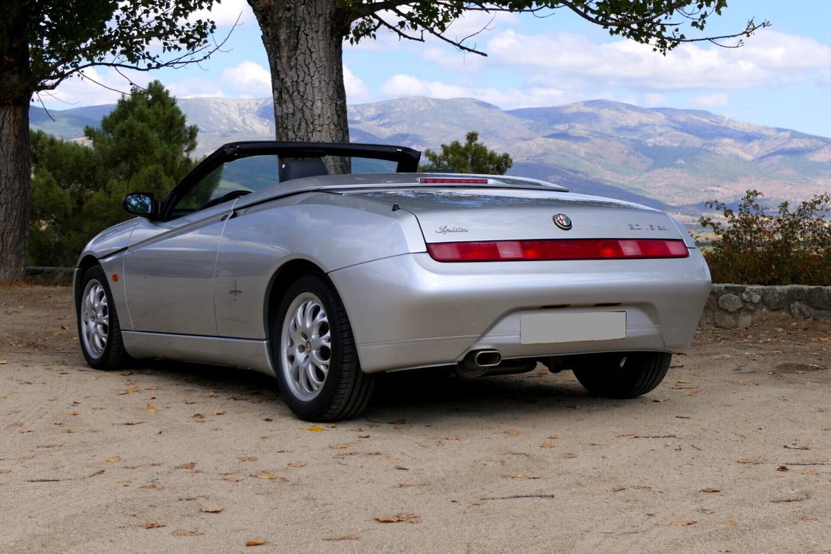 Alfa Romeo Spider 3.0i V6 24V cat L (4)