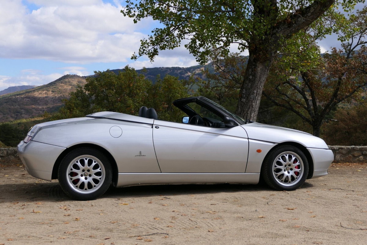 Alfa Romeo Spider 3.0i V6 24V cat L (6)