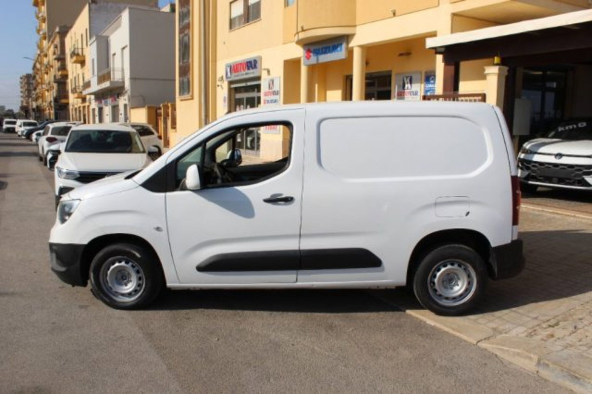 Opel Combo Furgone Cargo 1.5 Diesel 100CV PC 1000kg Edition (7)