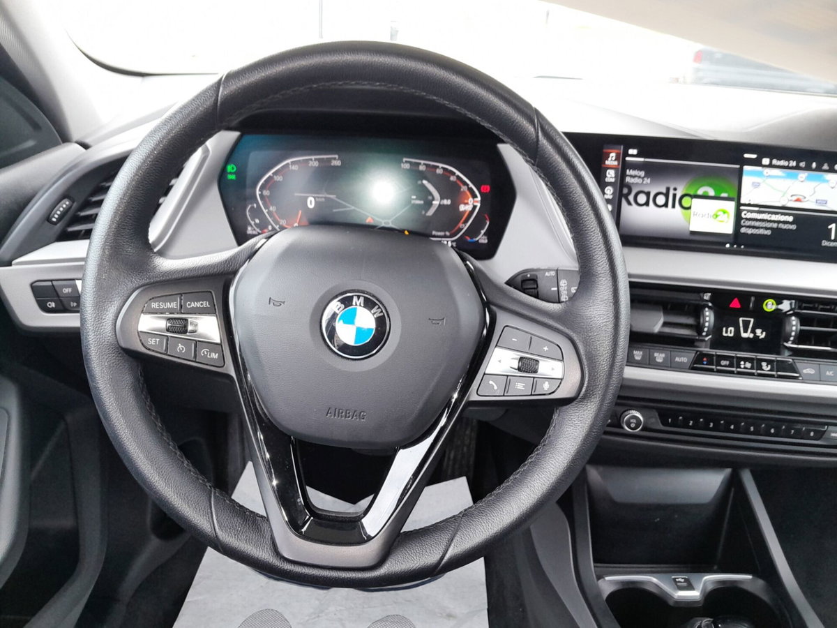 BMW Serie 1 116d 2.0 116CV cat 5 porte Attiva DPF (16)