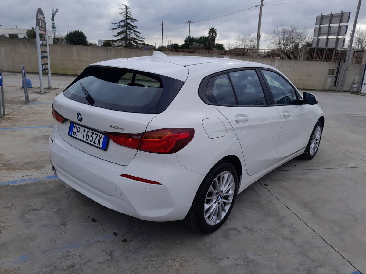 BMW Serie 1 116d 2.0 116CV cat 5 porte Attiva DPF (8)