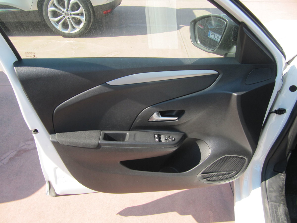 Opel Corsa 1.5 D 100 CV Edition (10)