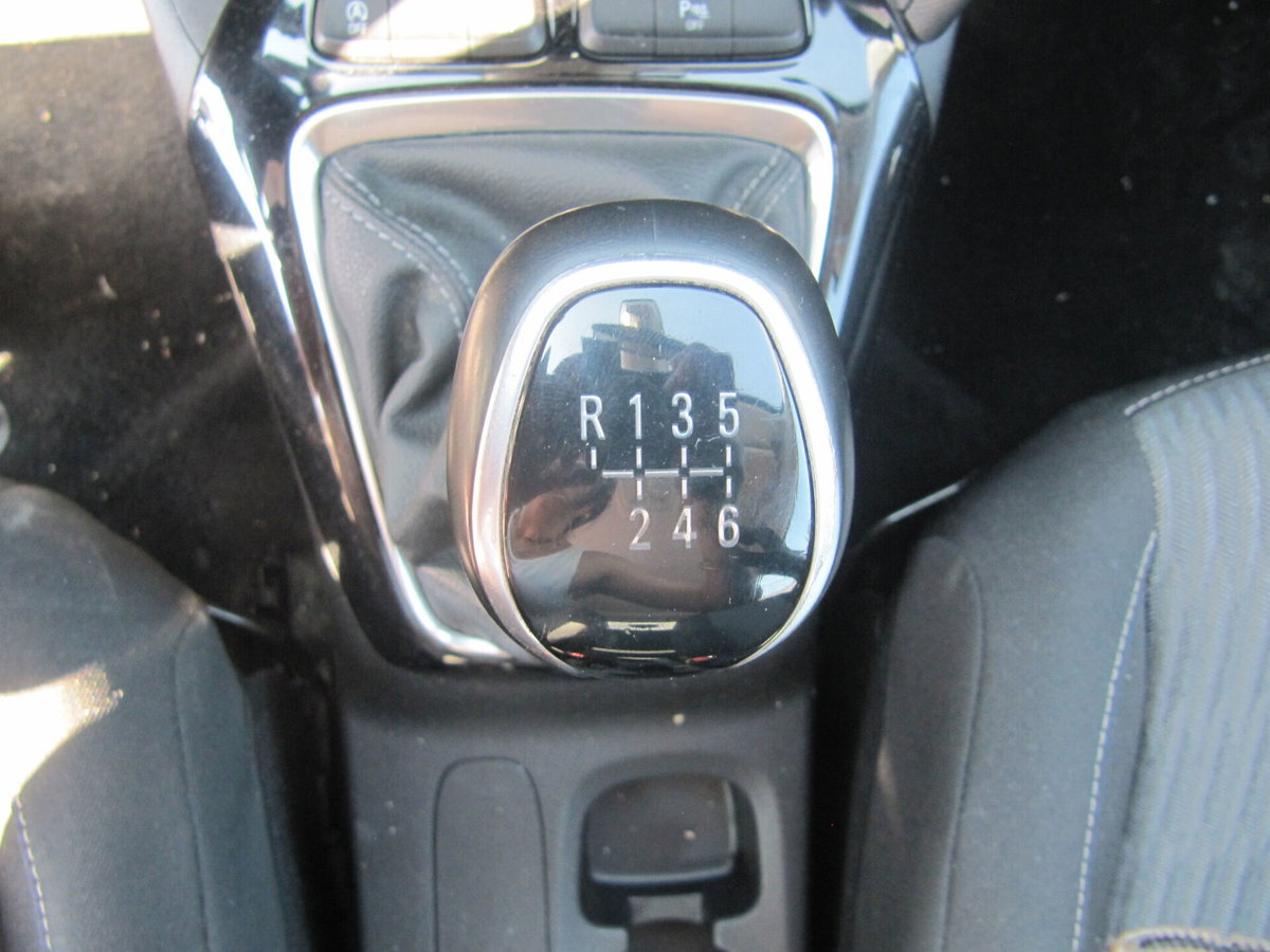Opel Corsa 1.5 D 100 CV Edition (11)