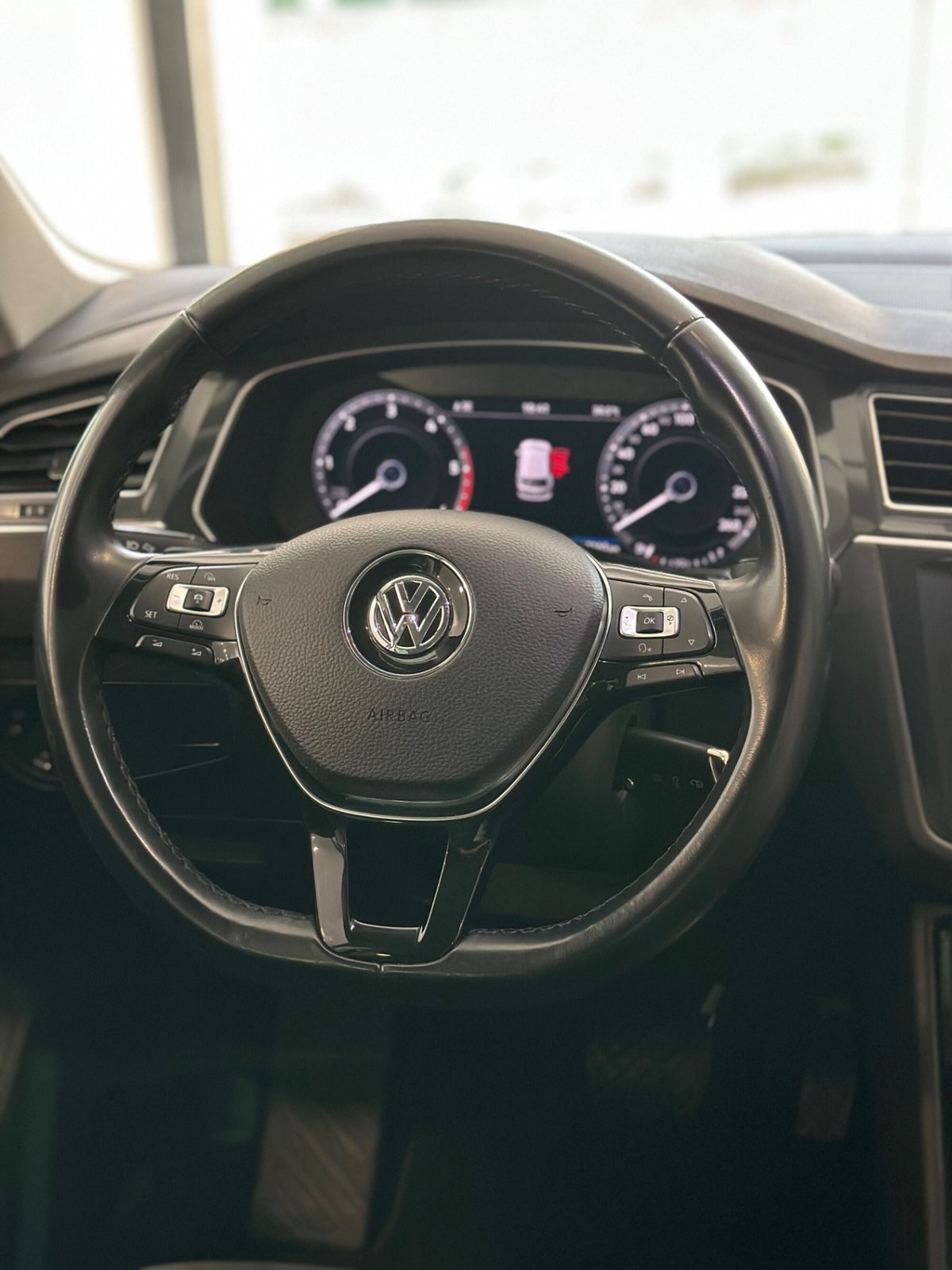 Volkswagen Tiguan 2.0 TDI 190 CV SCR DSG 4MOTION Executive BMT (14)
