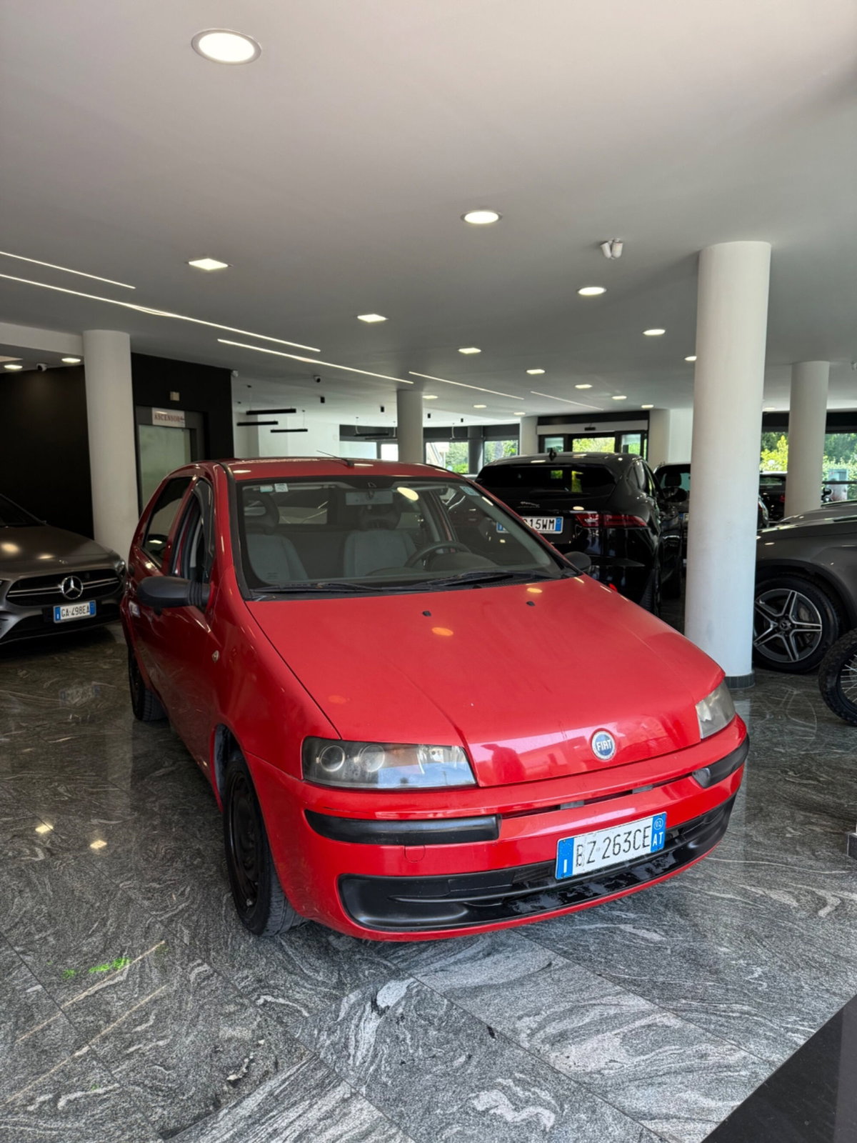 Fiat Punto 1.2i cat 5 porte ELX (2)