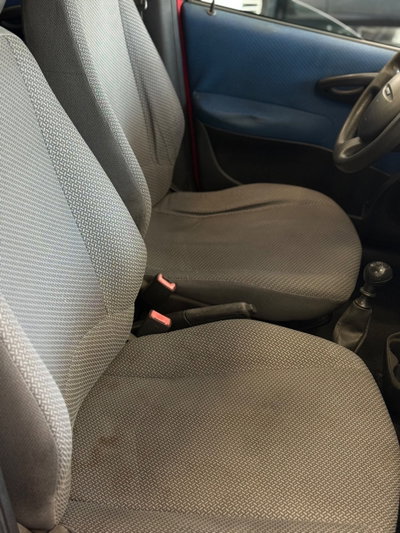 Fiat Punto 1.2i cat 5 porte ELX (8)