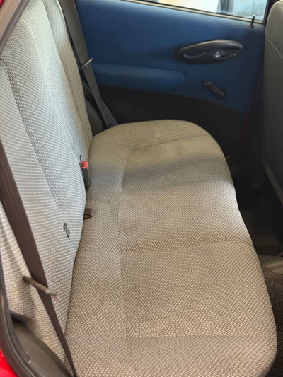 Fiat Punto 1.2i cat 5 porte ELX (9)