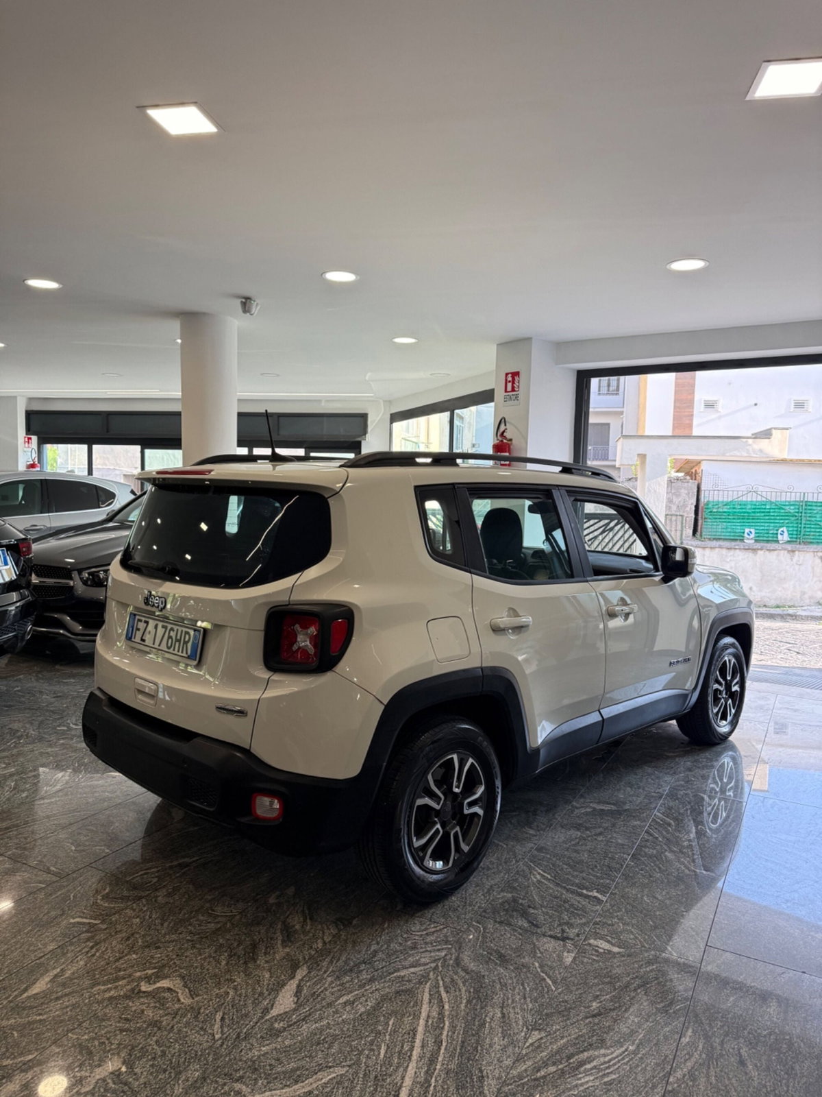 Jeep Renegade 1.6 Mjt 120 CV Longitude (4)