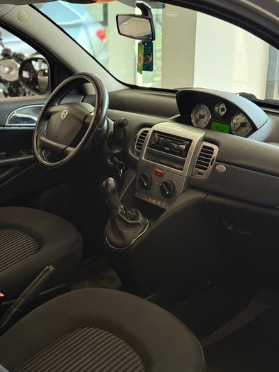 Lancia Ypsilon 1.3 MJT 75 CV Elle (10)