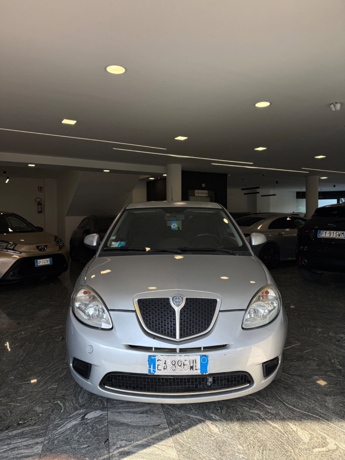 Lancia Ypsilon 1.3 MJT 75 CV Elle (2)