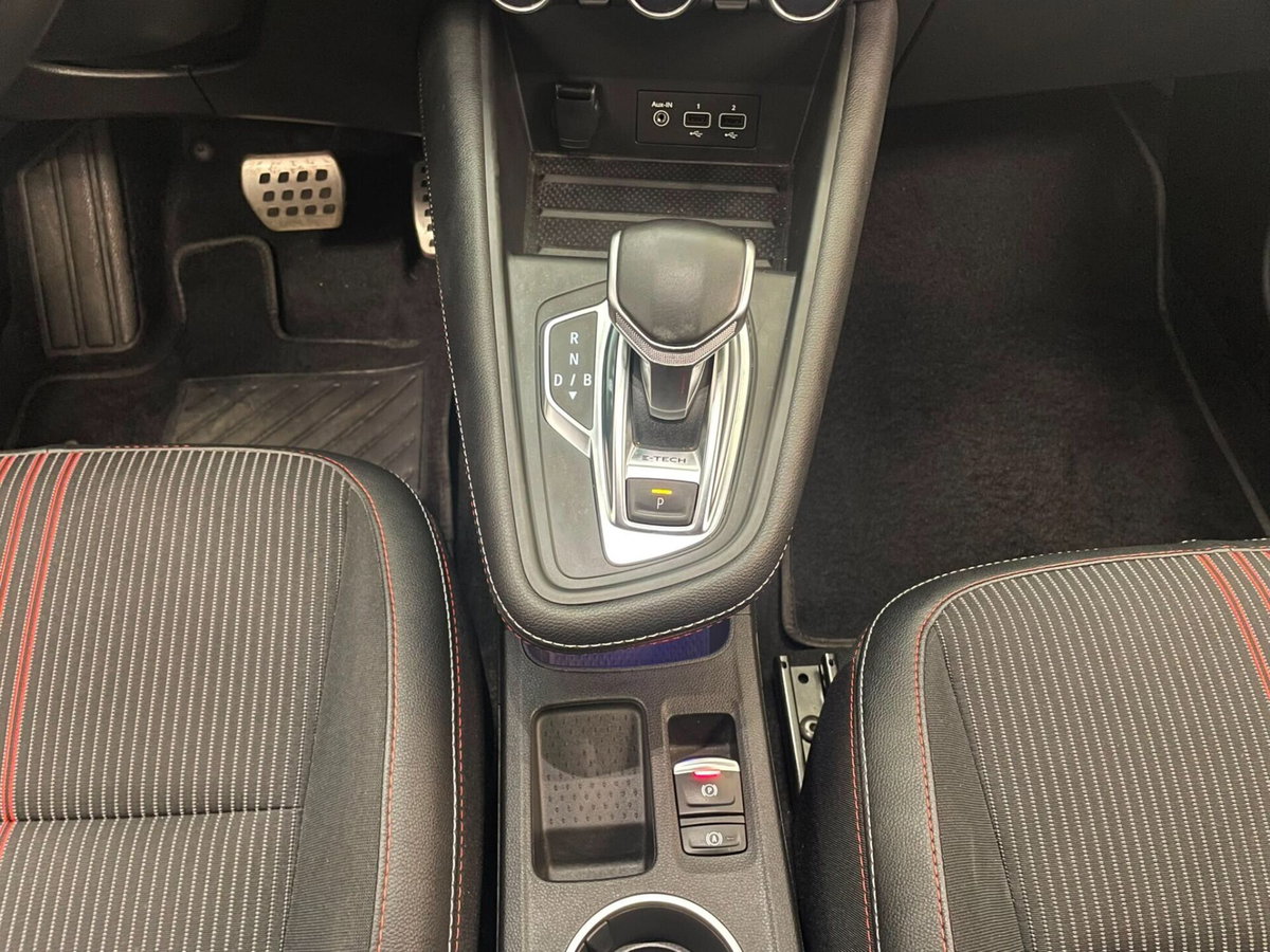 Renault Captur Full Hybrid E-Tech 145 CV RS Line (14)