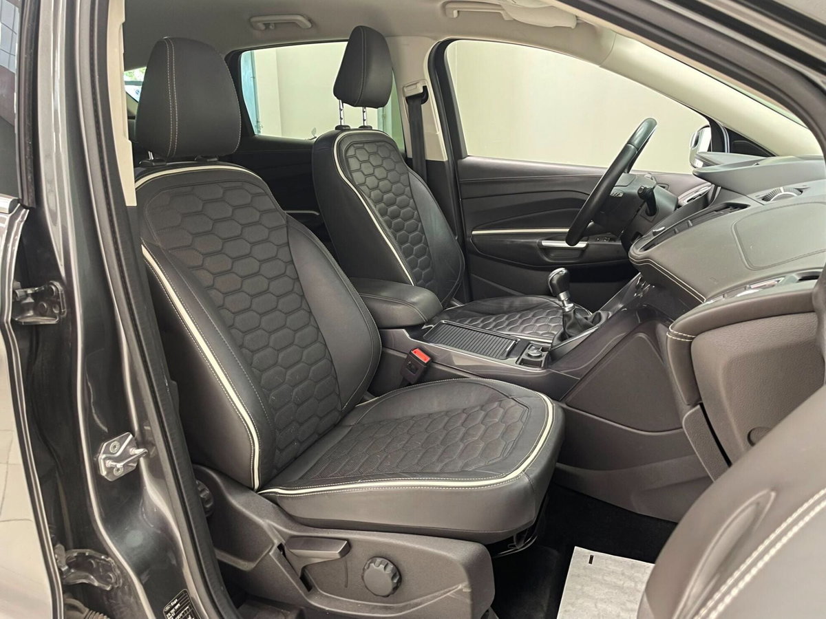 Ford Kuga 2.0 TDCI 150 CV S&S 2WD Vignale (18)