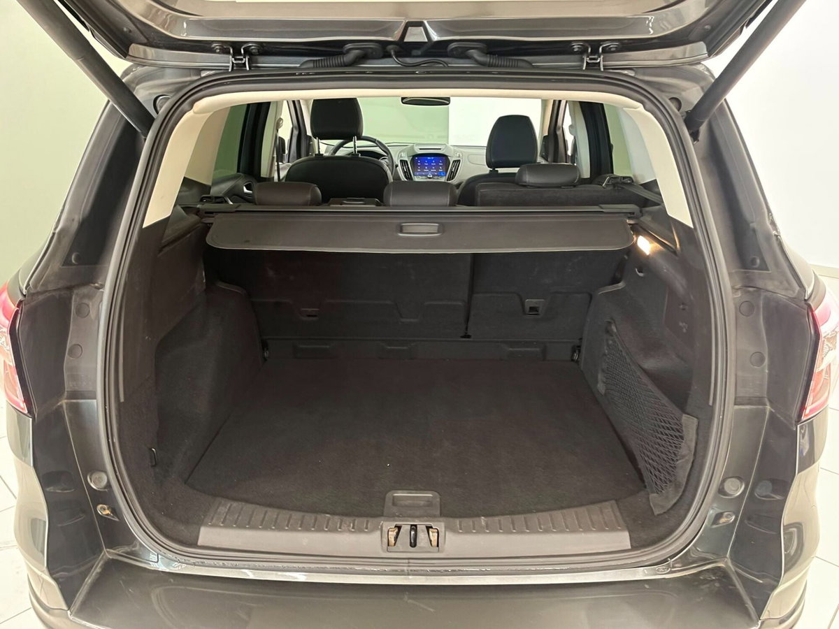 Ford Kuga 2.0 TDCI 150 CV S&S 2WD Vignale (6)