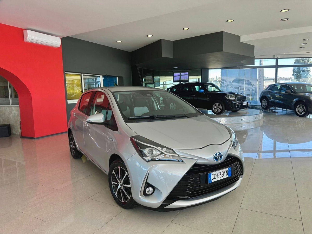 Toyota Yaris Cross 1.5h GR Sport Black Sky fwd 116cv e-cvt (4)