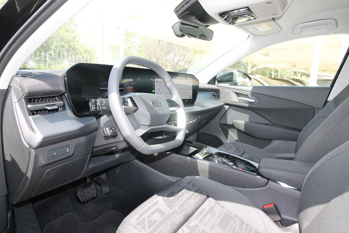 Audi Q3 Sportback 2.0 tdi Business 150cv s-tronic (14)