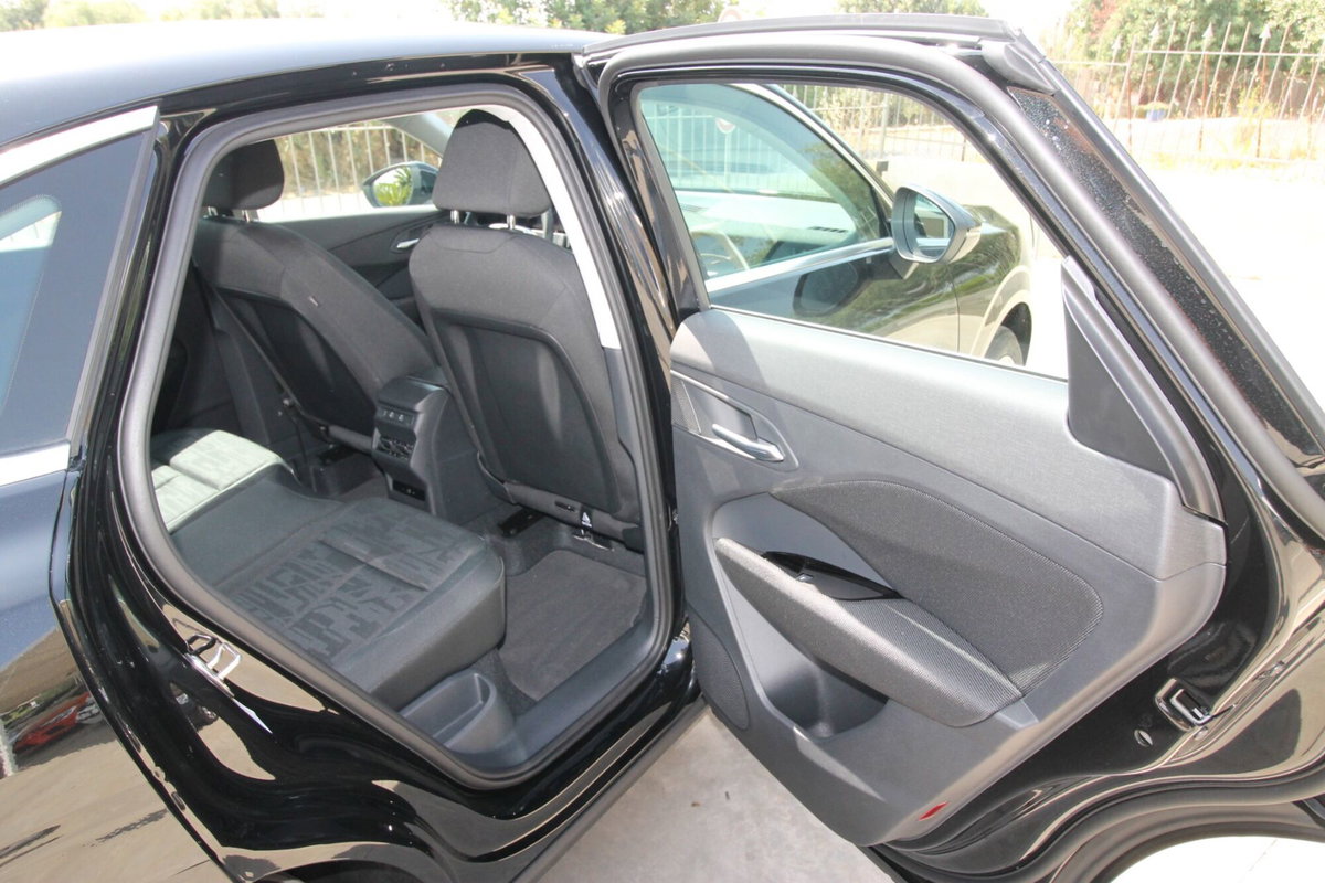 Audi Q3 Sportback 2.0 tdi Business 150cv s-tronic (18)