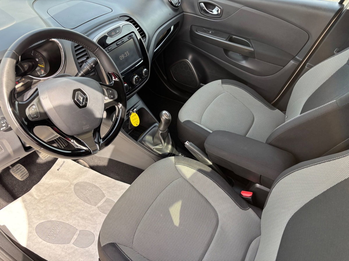 Renault Captur dCi 8V 90 CV Start&Stop Energy Iconic (14)