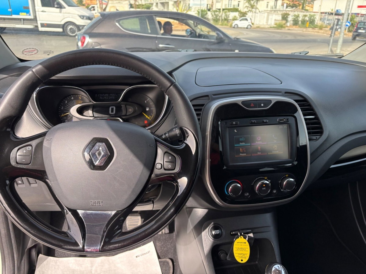 Renault Captur dCi 8V 90 CV Start&Stop Energy Iconic (16)