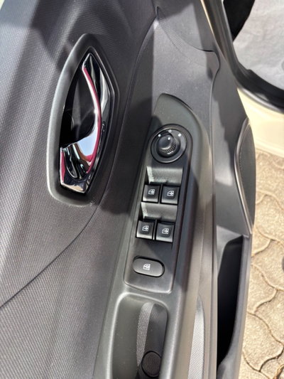 Renault Captur dCi 8V 90 CV Start&Stop Energy Iconic (17)