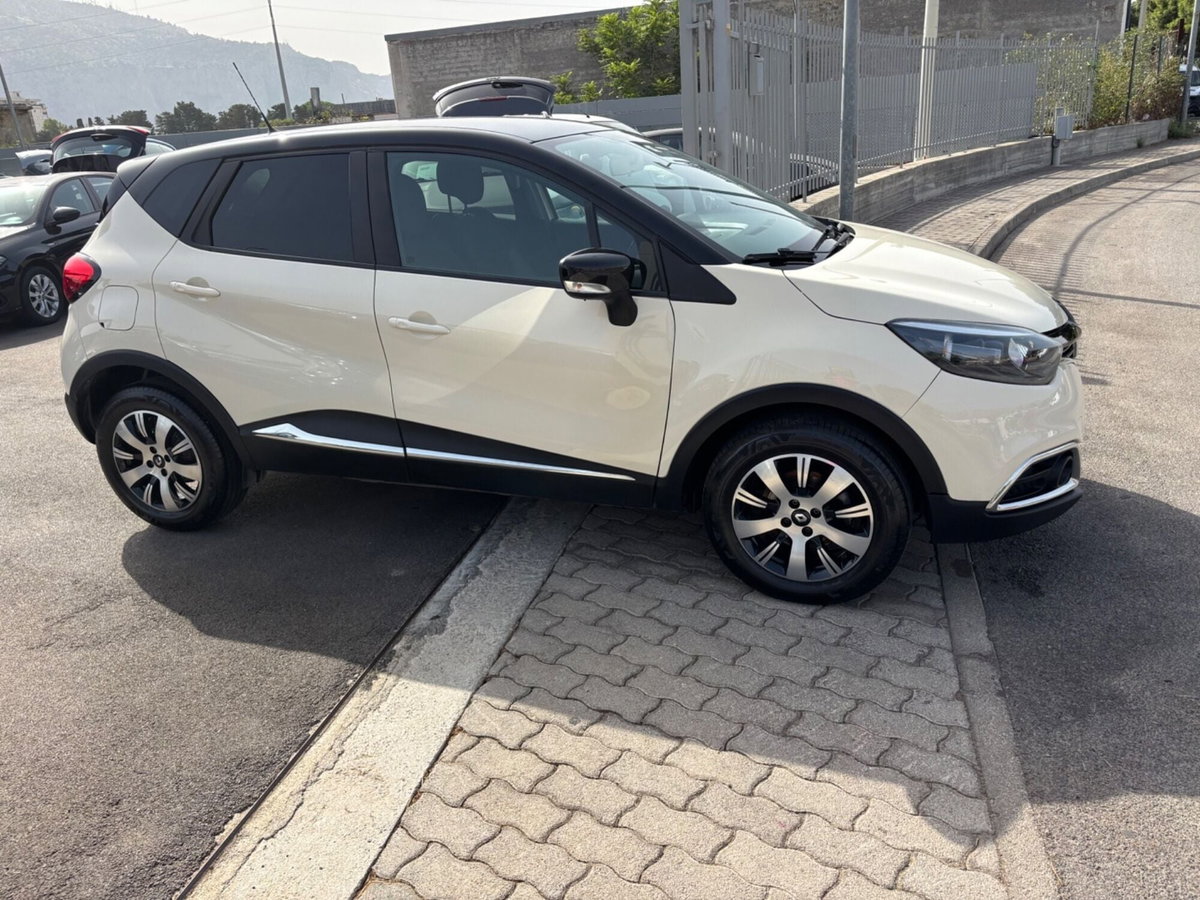 Renault Captur dCi 8V 90 CV Start&Stop Energy Iconic (4)
