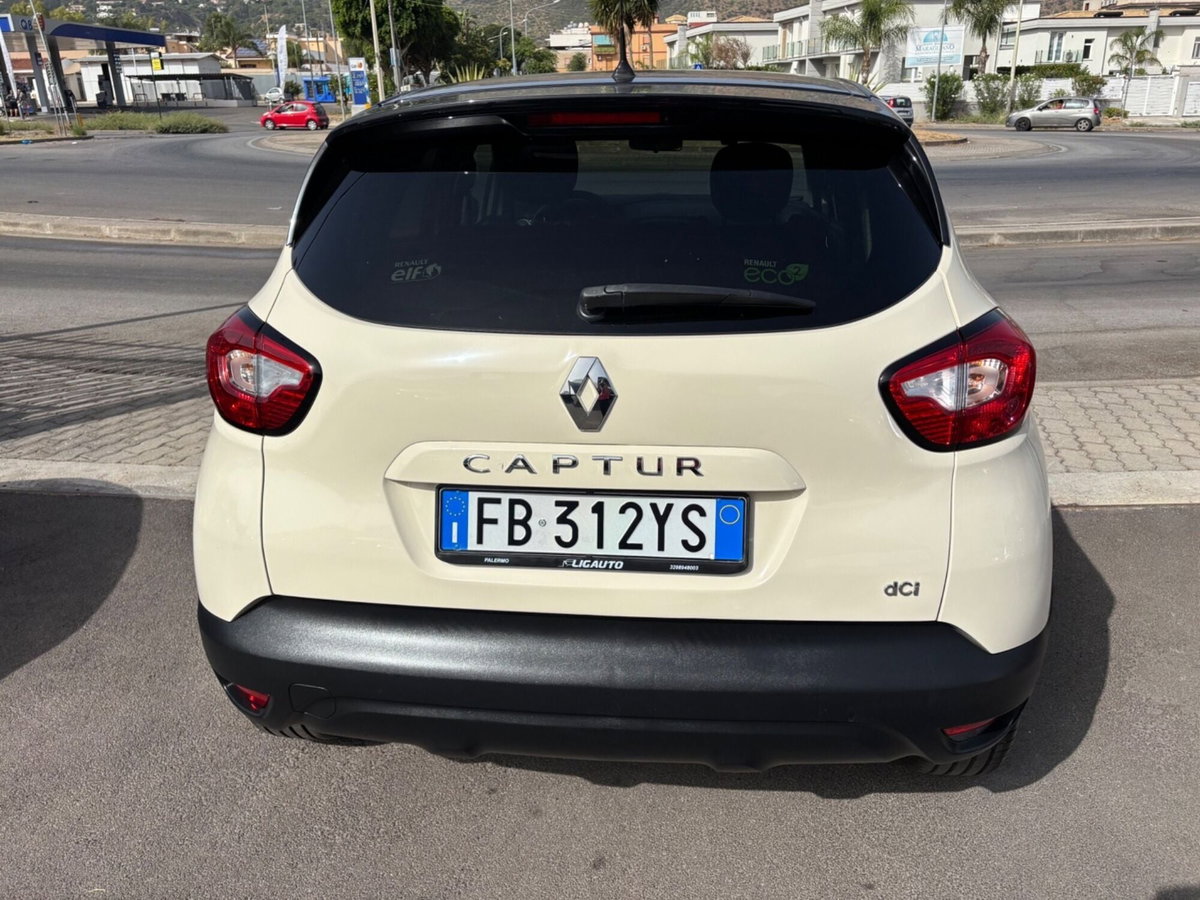 Renault Captur dCi 8V 90 CV Start&Stop Energy Iconic (6)