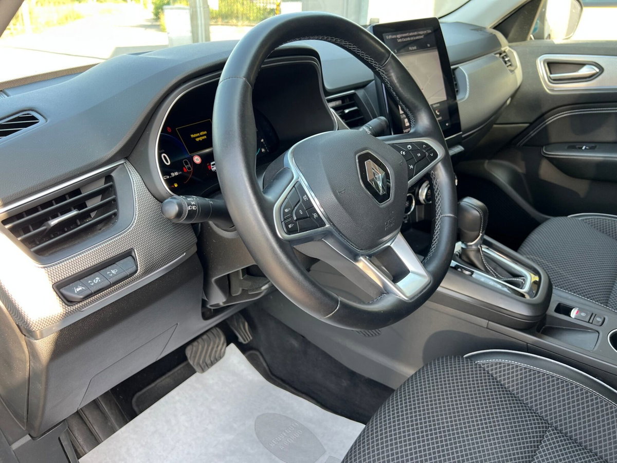 Renault Arkana Hybrid E-Tech 145 CV Techno (13)