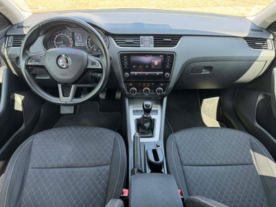 Skoda Octavia Station Wagon 1.6 TDI CR 115 CV Wagon Executive (11)