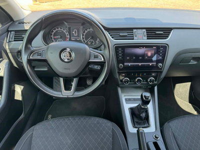 Skoda Octavia Station Wagon 1.6 TDI CR 115 CV Wagon Executive (12)