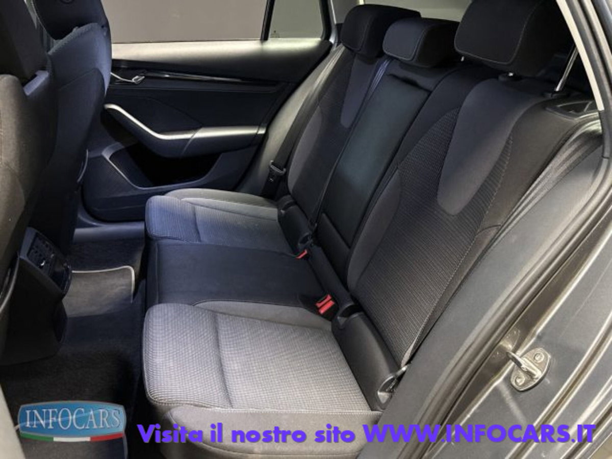 Skoda Octavia Station Wagon 2.0 TDI EVO SCR DSG Wagon Ambition (7)