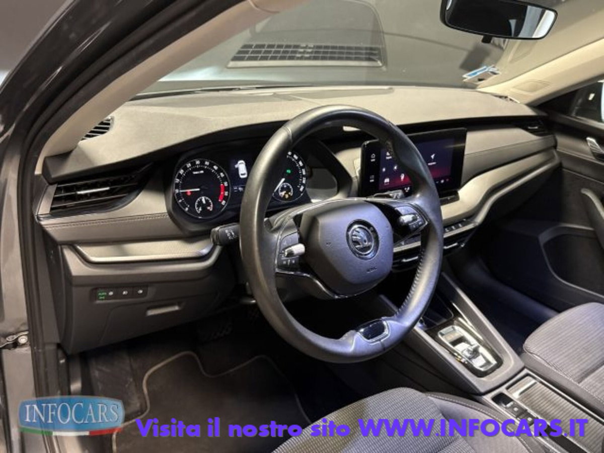 Skoda Octavia Station Wagon 2.0 TDI EVO SCR DSG Wagon Ambition (9)