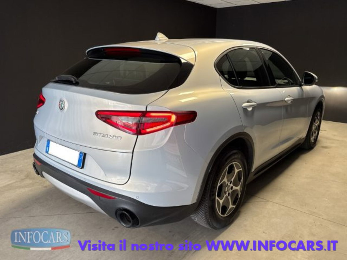 Alfa Romeo Stelvio Stelvio 2.2 Turbodiesel 160 CV AT8 RWD Super Business (4)