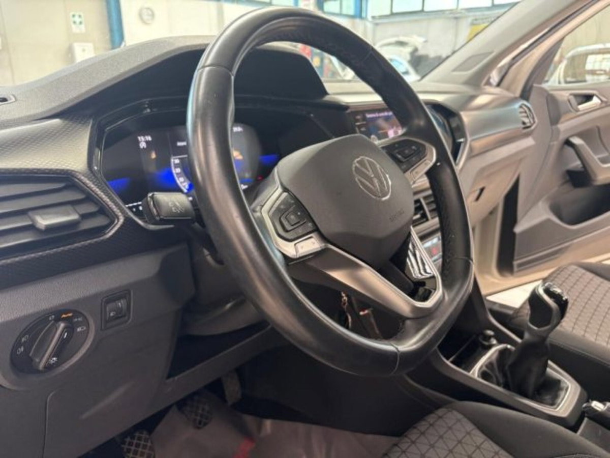 Volkswagen T-Cross 1.0 TSI Style BMT (9)