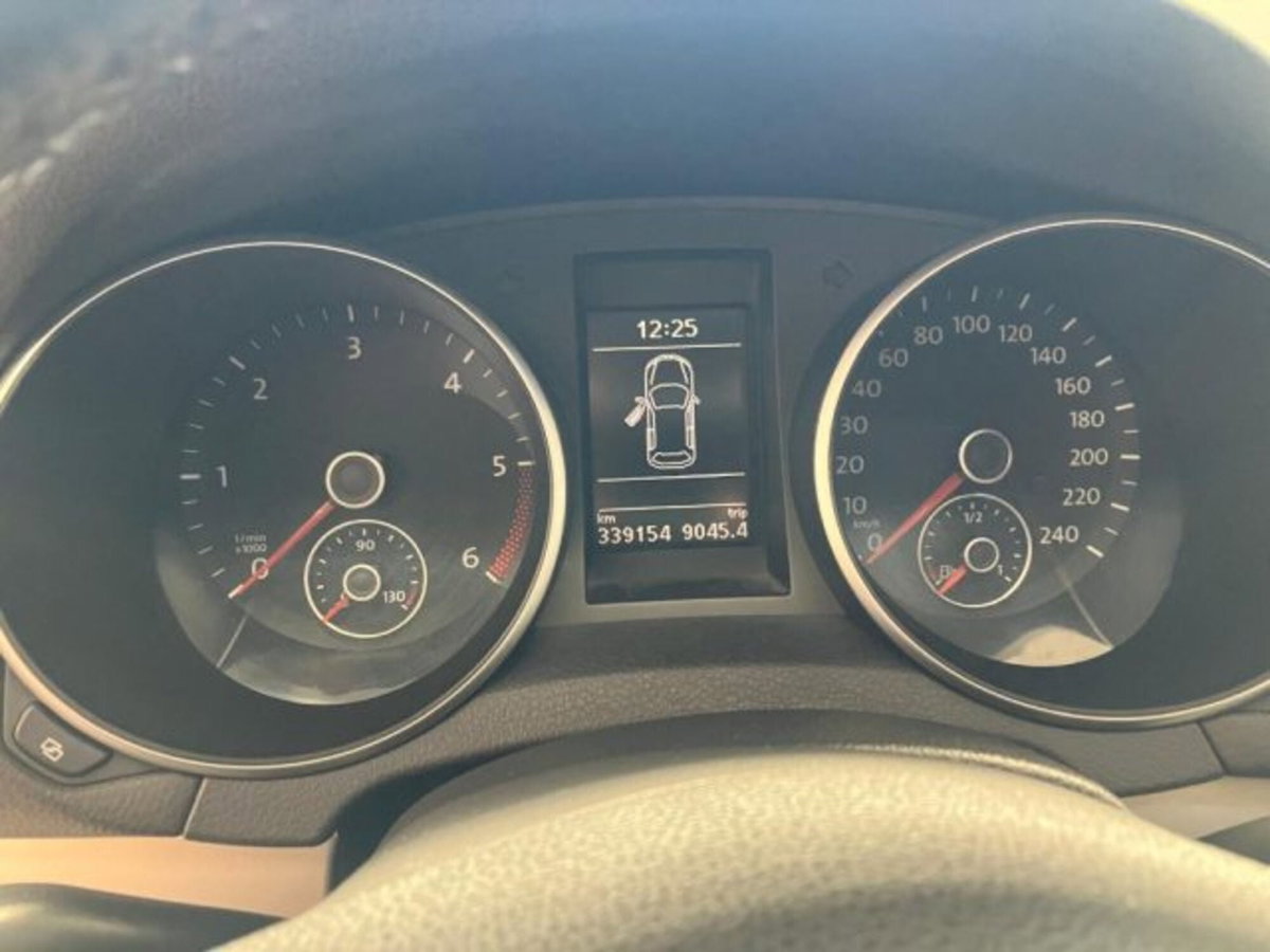 Volkswagen Golf 2.0 TDI 140CV DPF DSG 5p. Highline (13)