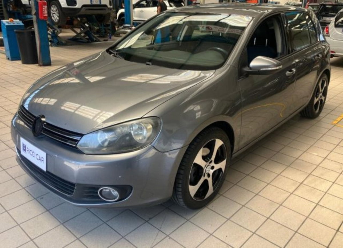 Volkswagen Golf 2.0 TDI 140CV DPF DSG 5p. Highline (2)