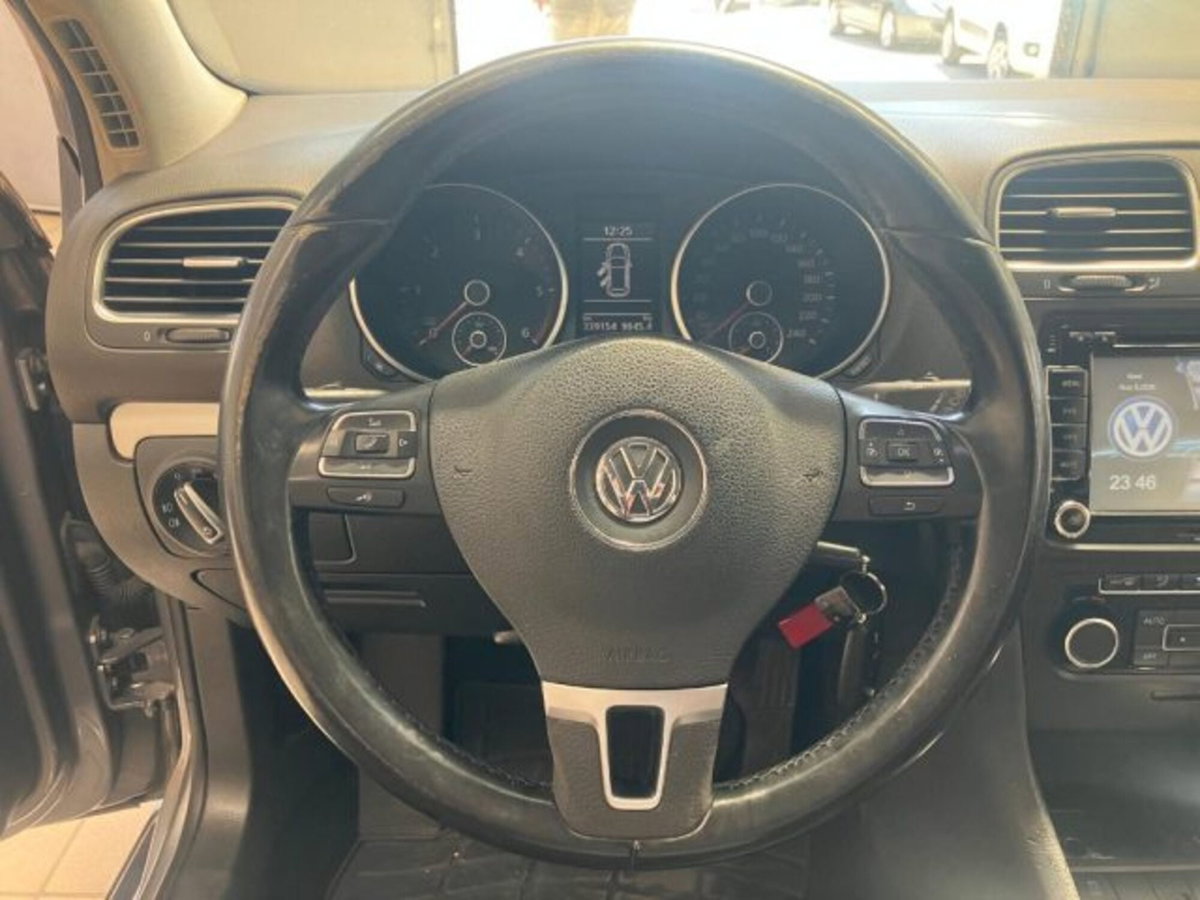 Volkswagen Golf 2.0 TDI 140CV DPF DSG 5p. Highline (9)