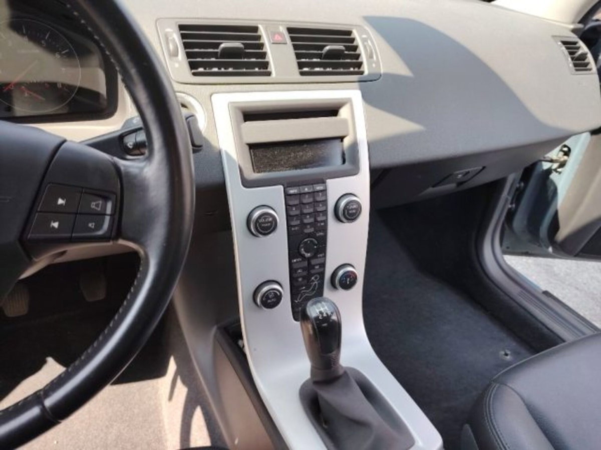 Volvo S40 2.0 Summum (5)