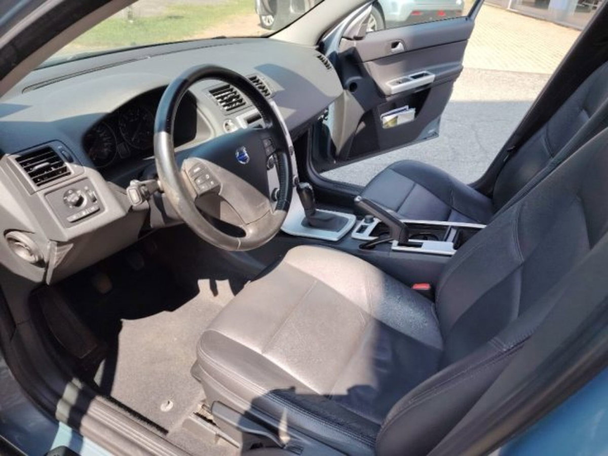 Volvo S40 2.0 Summum (7)