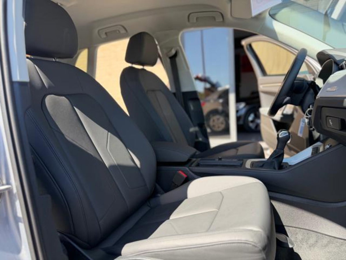 Audi Q3 35 TDI quattro S tronic Business Advanced (10)