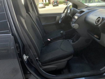 Toyota Aygo 1.0 12V VVT-i 5 porte (11)