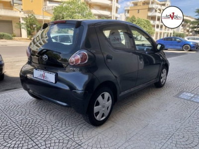 Toyota Aygo 1.0 12V VVT-i 5 porte (4)