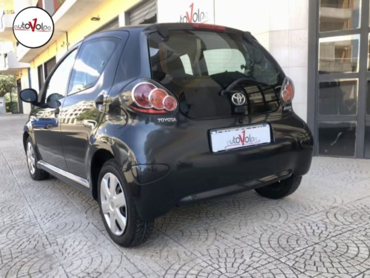 Toyota Aygo 1.0 12V VVT-i 5 porte (6)