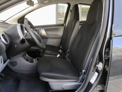 Toyota Aygo 1.0 12V VVT-i 5 porte (7)