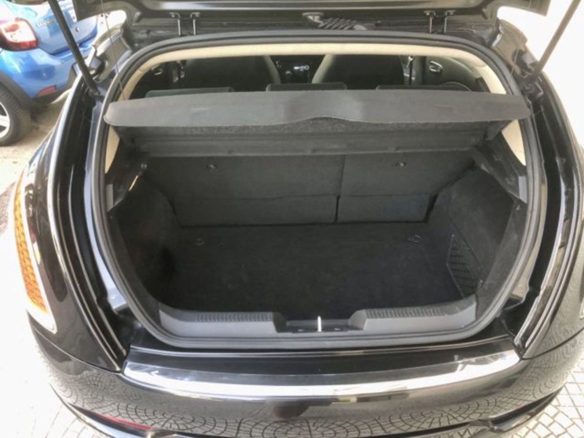Lancia Delta 1.6 MJT DPF Business (10)