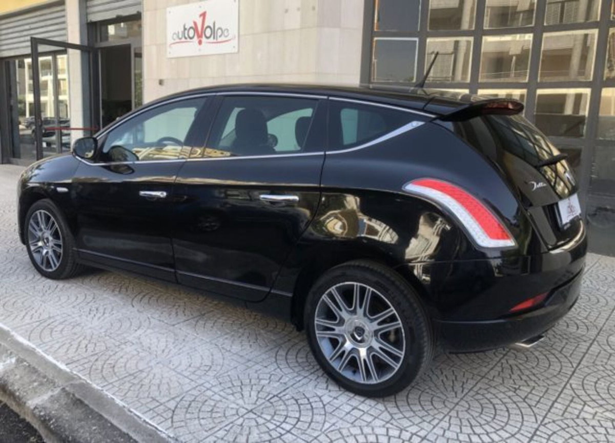 Lancia Delta 1.6 MJT DPF Business (6)