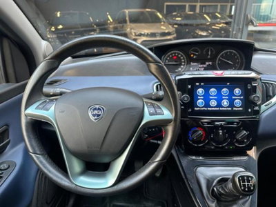 Lancia Ypsilon 1.2 69 CV 5 porte GPL Ecochic Alberta Ferretti (10)