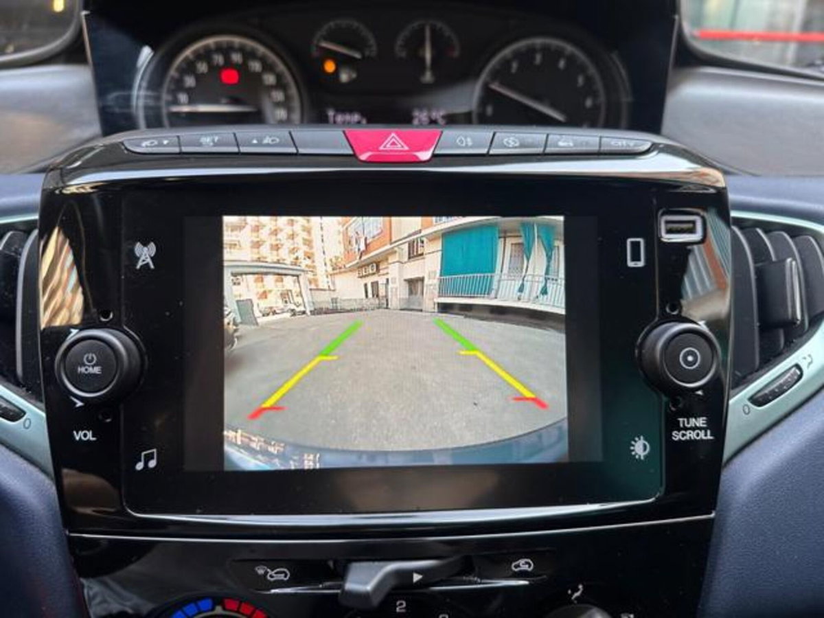 Lancia Ypsilon 1.2 69 CV 5 porte GPL Ecochic Alberta Ferretti (14)