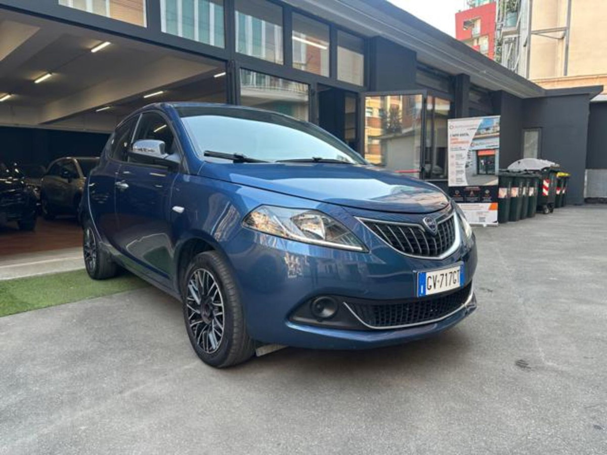 Lancia Ypsilon 1.2 69 CV 5 porte GPL Ecochic Alberta Ferretti (3)